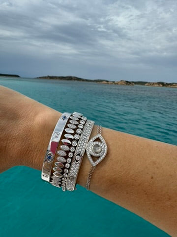 Eye Bracelet in White Diamonds on a Double Chain