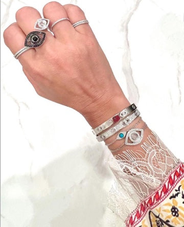 Eye Bracelet in White Diamonds on a Double Chain
