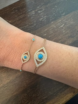 Eye Bracelet in White Diamonds on a Double Chain
